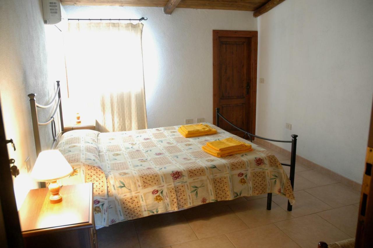 Agriturismo Su Pirastru Sa Castanza Εξωτερικό φωτογραφία